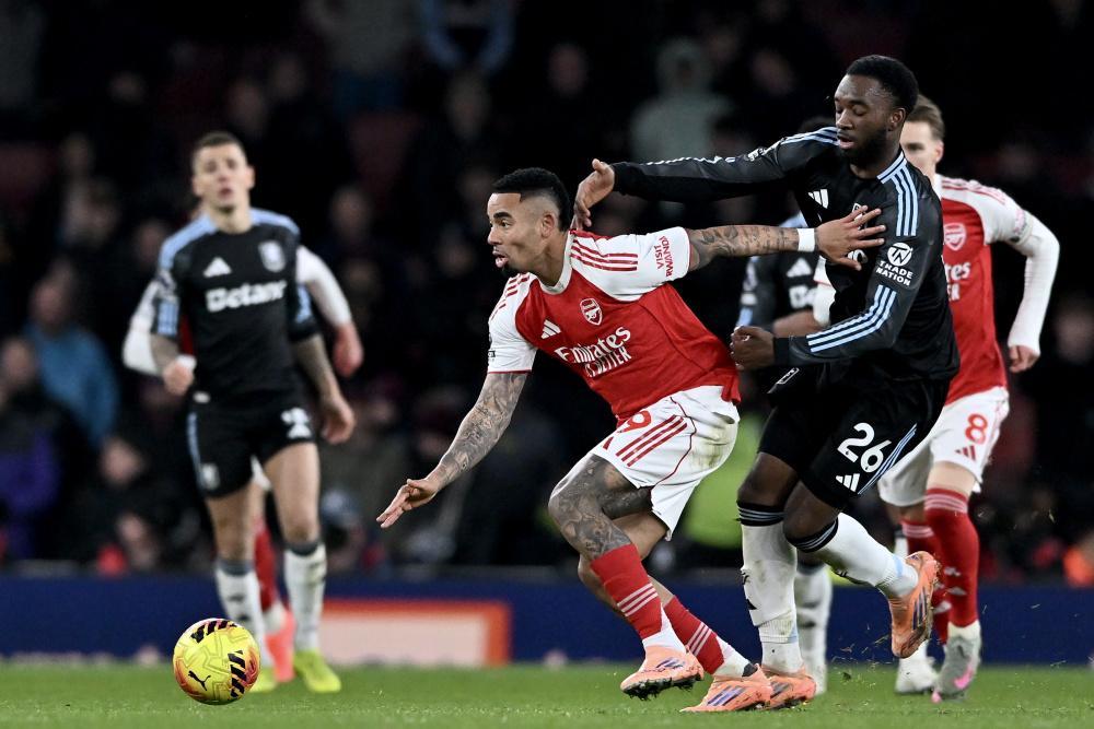 体育娱乐-靠谱不?曼城主场负倒数第一,枪手完胜红魔,英超冠军本轮悬念终